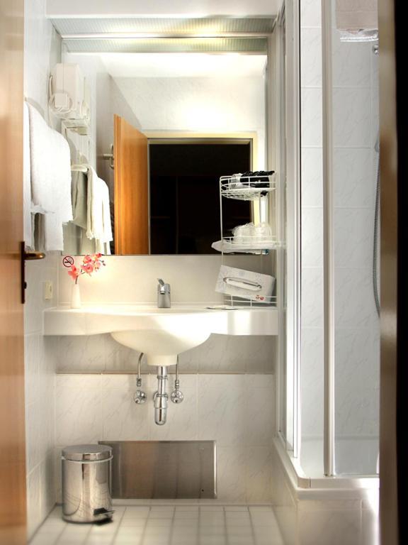 Hotel Bartholomaeus Zeitlarn エクステリア 写真